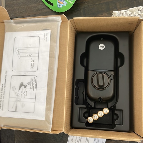 Yale Assure Lock SL - Key-Free Touchscreen Door Lock in Bronze - Picture 4 of 4